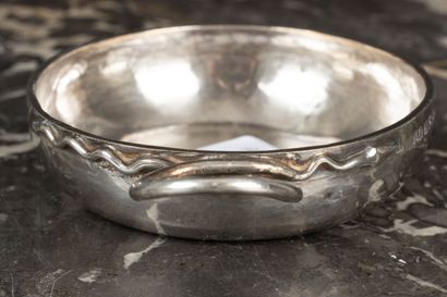 Tasse à vin en argent 2ème titre, le corps...