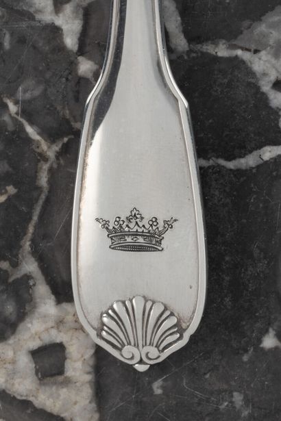 Série de 18 fourchettes à huîtres en argent...