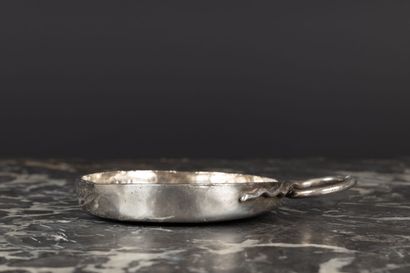 Tasse à vin en argent, le corps uni est inscrit...
