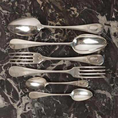 Ménagère de couverts en argent, modèle uni...
