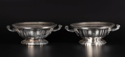 Rare paire de réchauds en argent à contours...