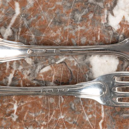 Ensemble de couverts en argent à filets 1809-1819...