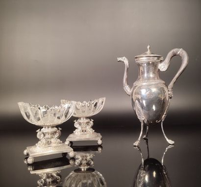Ensemble en argent: 
- paire de salières...
