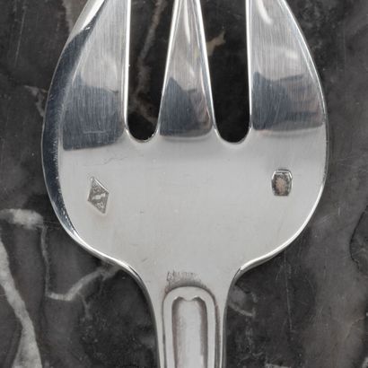 Série de 18 fourchettes à huîtres en argent...