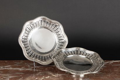 Paire de présentoirs sur piédouche à contours...