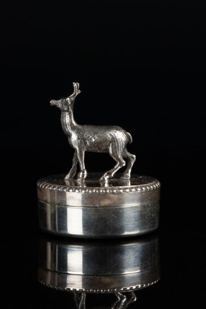 Boîte à dent de lait en argent, à décor d'une...