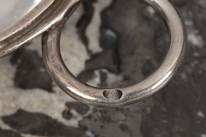 Tasse à vin en argent uni, anse serpent....