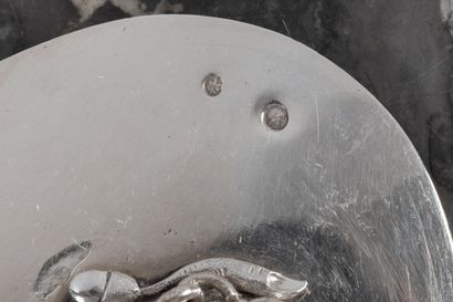 Théière ovale en argent uni, décor de cygne,...