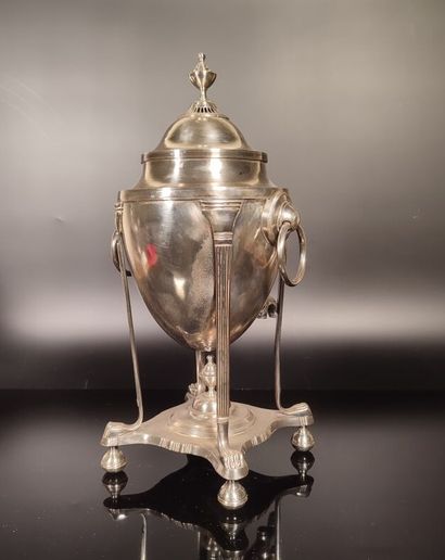 Samovar en bronze argenté, réservoir ovoïde...