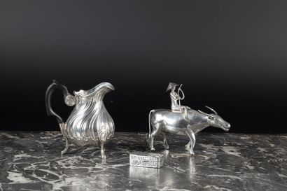 Lot en argent: paysan sur un buffle (long....