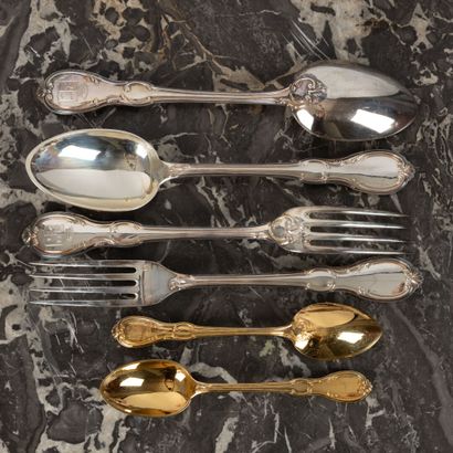 Ensemble de couverts en argent et vermeil,...