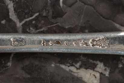 Ensemble de couverts en argent, du modèle...