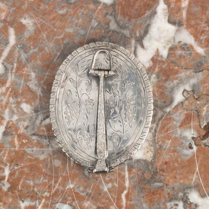 Médaillon en argent formant reliquaire, de...