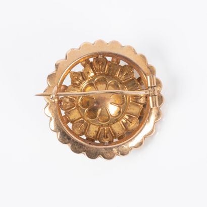 Broche rosace en or. XIXème siècle (petit...