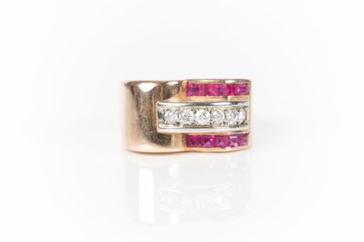 Bague tank en or rose et gris sertie de 6...