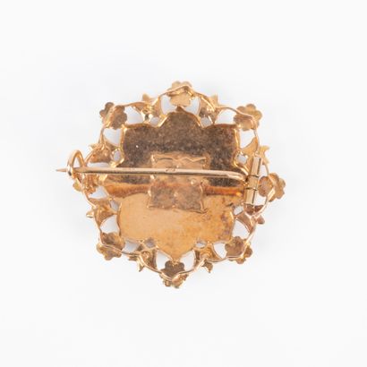 Broche rosace en or rose et jaune serti de...