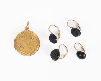 Ensemble de bijoux en or: 4 boucles d'oreilles...