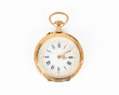Montre de col en or gravé de fleurs. Cache-poussière...