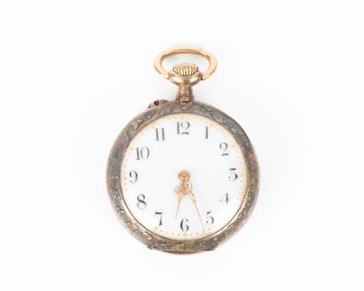 Montre de col en or guilloché et gravé de...