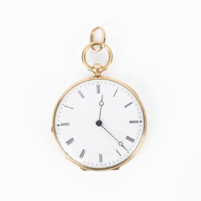 Montre de col en or gravé, décor émaillé...