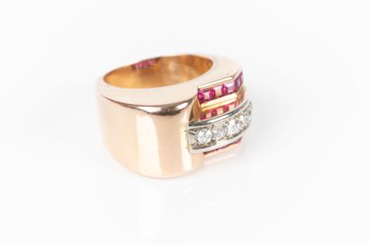 Bague tank en or rose et gris sertie de 6...