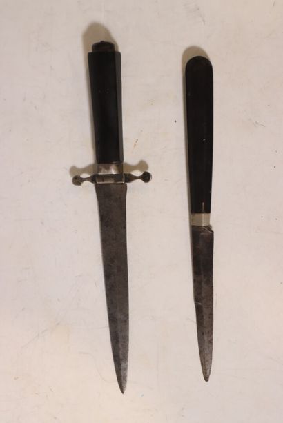 Small dagger, double-edged blade mounted...