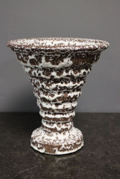 MARIUS GIUGE - VALLAURIS. 
Ceramic lava-effect...