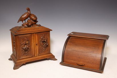 Cigar cabinet in carved natural wood 
40...