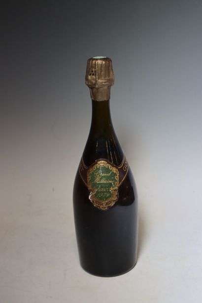 1 bottle of Champagne GOSSET 1979,
Level:...
