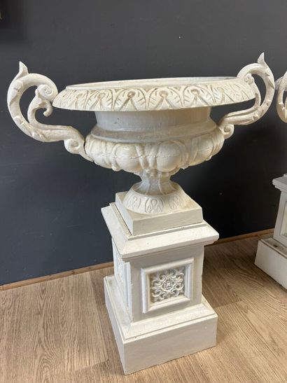 Paire de grands vases de jardin à anses en...