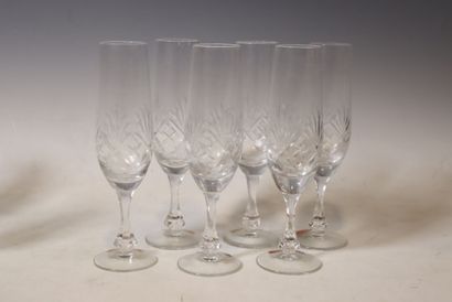 Set of 12 Lorraine crystal glasses, 2 different...
