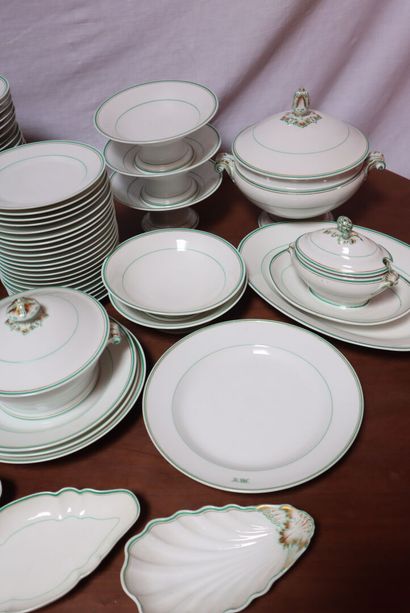 Important service set in white porcelain...