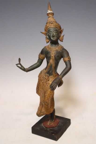 THAILANDE. 
Sculpture en bronze à patine...