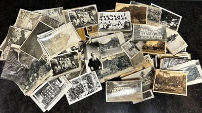 Lot comprising around 100 old photographs...