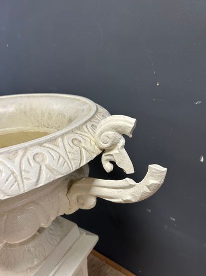 Paire de grands vases de jardin à anses en...