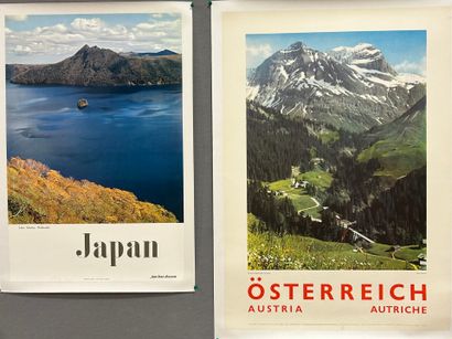 Lot 2 affiches touristiques Japon et Autriche....