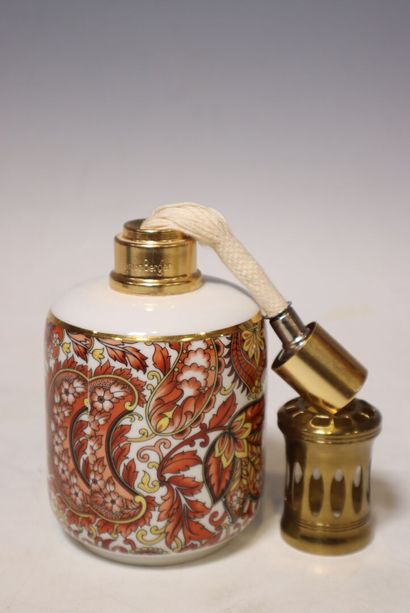 Shepherd lamp in porcelain KP Pillvuyt. 
Height:...