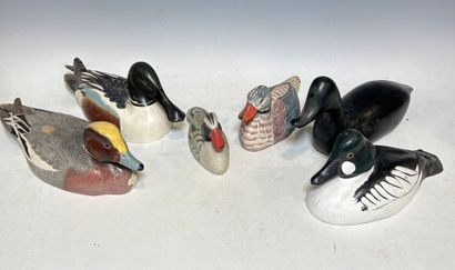DUCKS. 6 wooden shapes, painted in color....