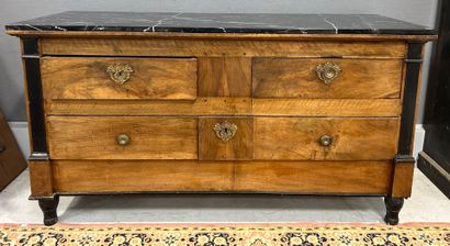 Commode pantalonnière en bois fruitier ouvrant...