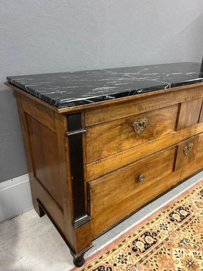 Commode pantalonnière en bois fruitier ouvrant...