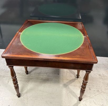 Mahogany and veneer console table, resting...