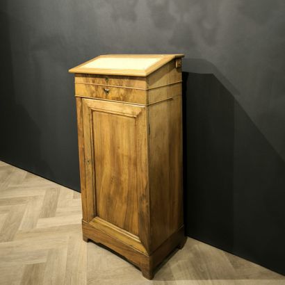 Pupitre écritoire en acajou et placage d'acajou,...
