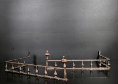 Paire d'éléments de balustrade miniature...