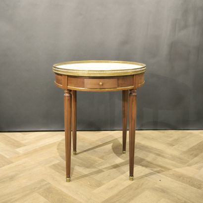 Table de bouillotte en acajou et placage...