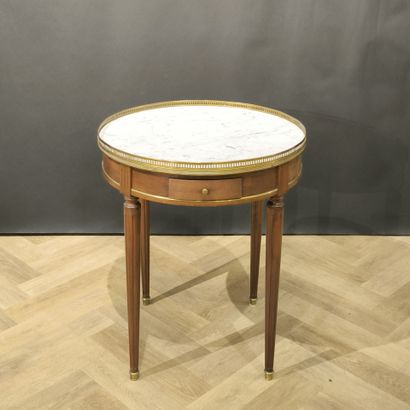 Table de bouillotte en acajou et placage...