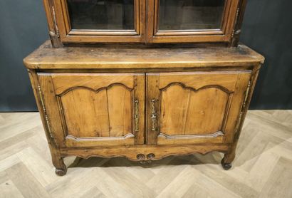 Buffet deux corps en bois naturel, ouvrant...