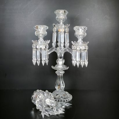 BACCARAT. Candélabre à quatre lumières en...