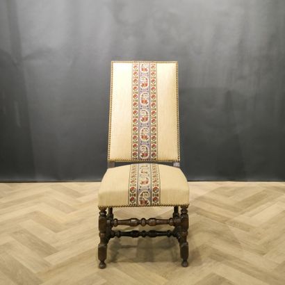 Chaise à haut dossier en bois naturel, piétement...