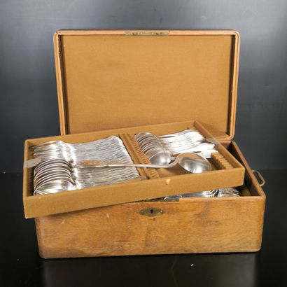 Ensemble de couverts en métal argenté dans...