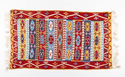 KILIM. Tapis en soie. 173 x 98 cm